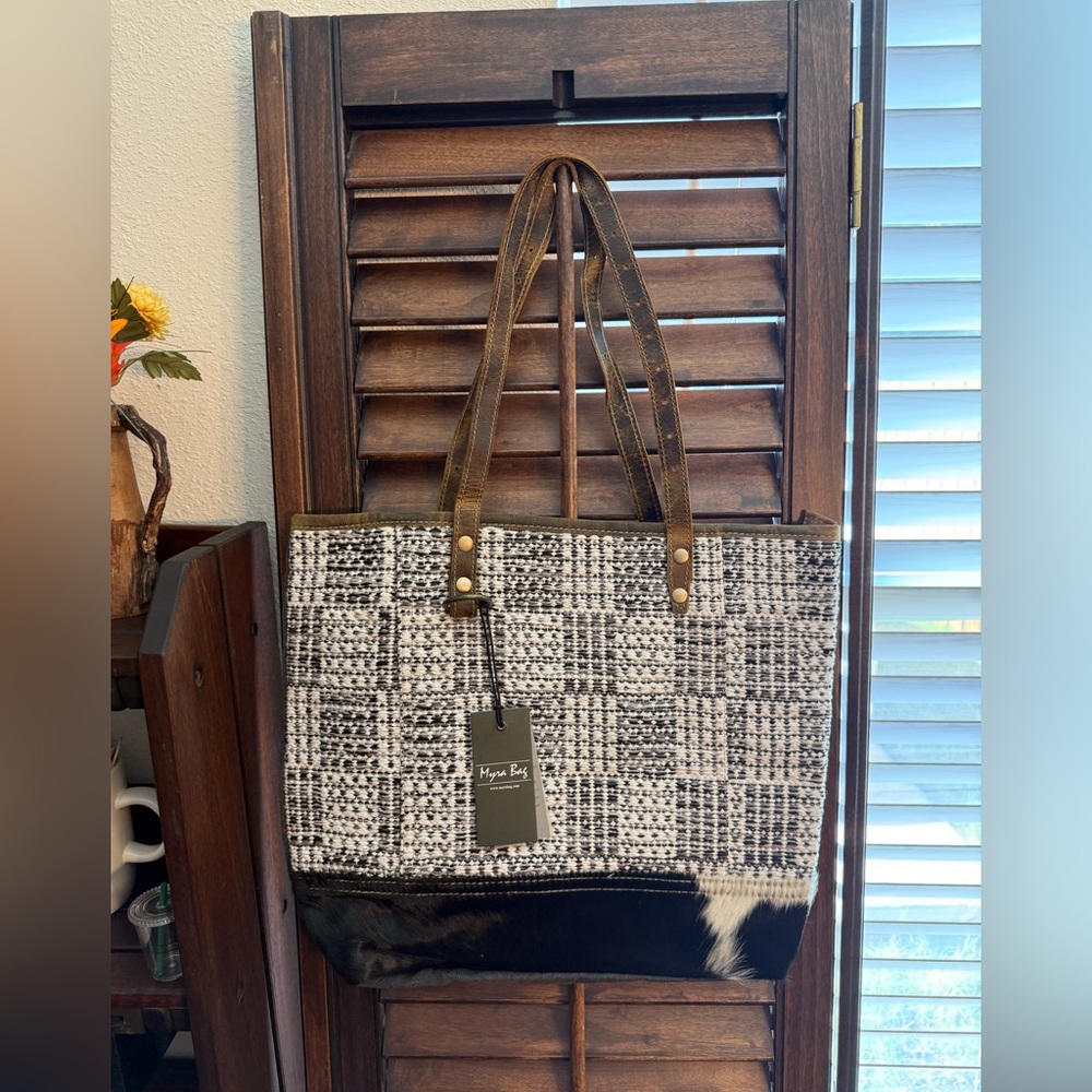 Myra Bag-Amazing Maze Tote - Picture 10 of 15